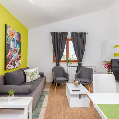 Ana Διαμέρισμα Πούλα