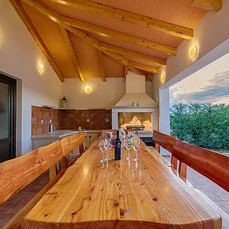 Διαμέρισμα Ana *